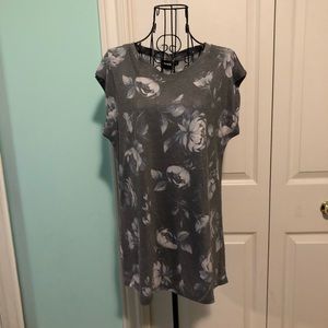 Floral top with white flowers NWT